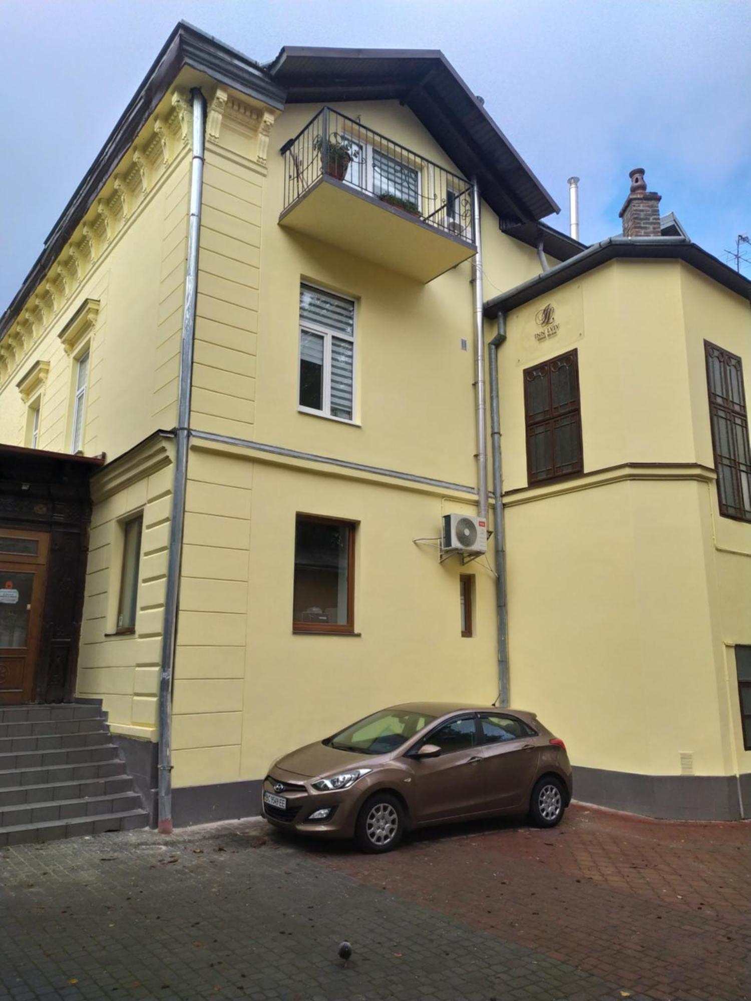 Двоповерхові Апартаменти Мілена У Центрі З Балконом Та Паркінгом Lviv Exterior photo